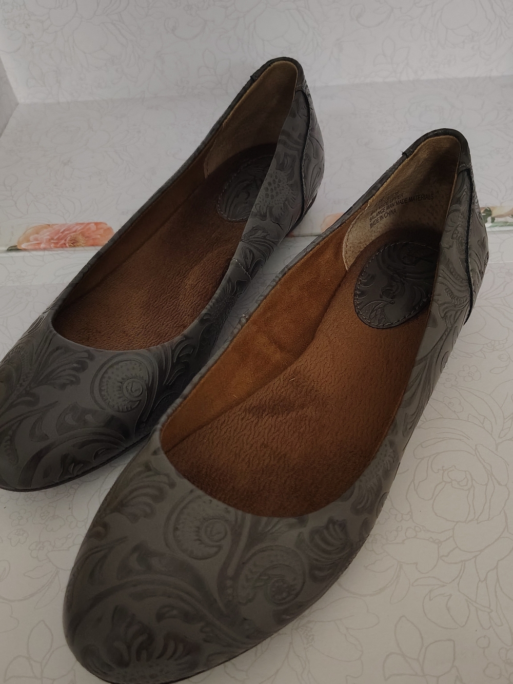 boc Gray Embossed Ballet Flats